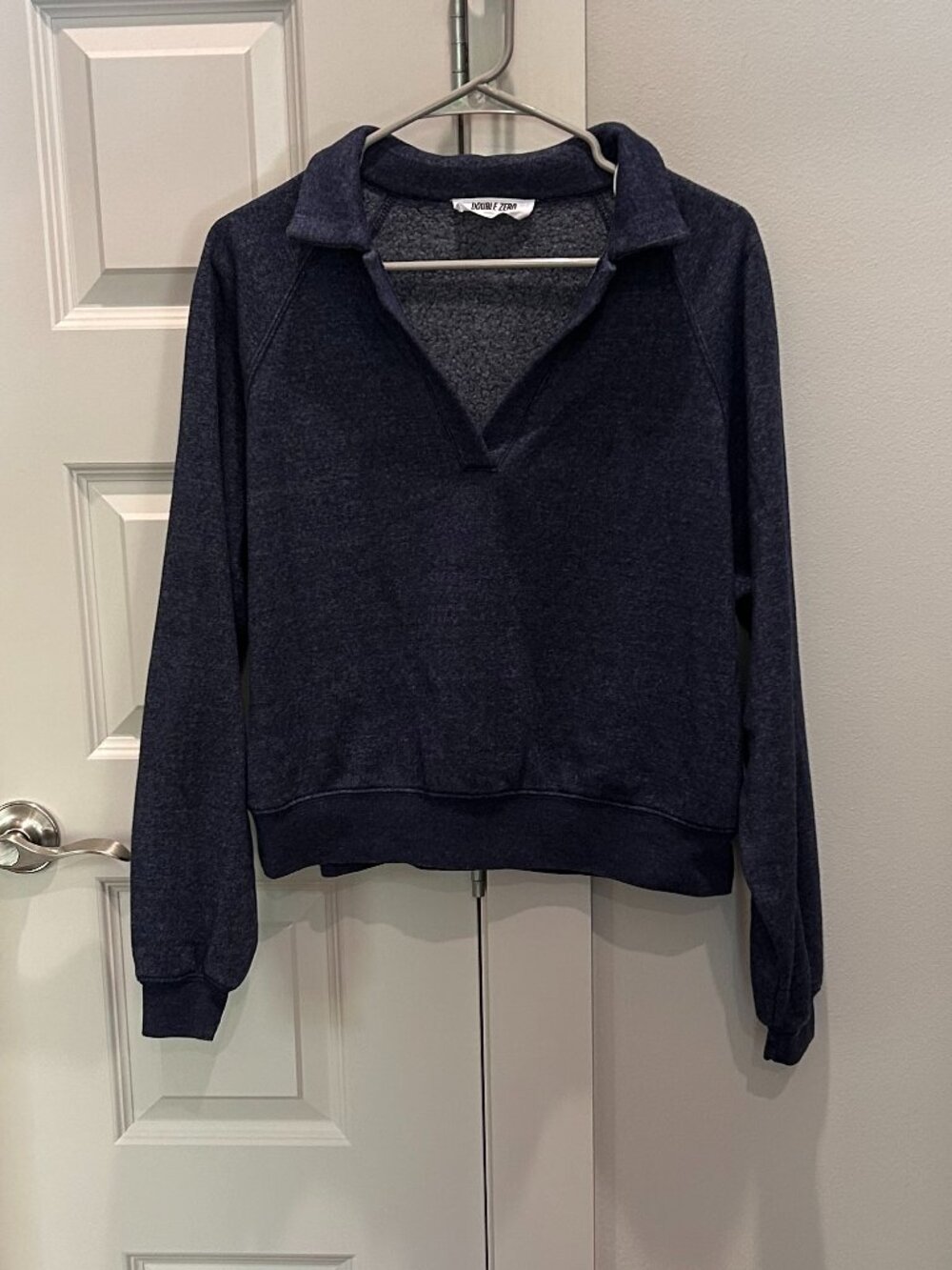 Double Zero V-neck Collar Brushed Navy Color Sweatshirt